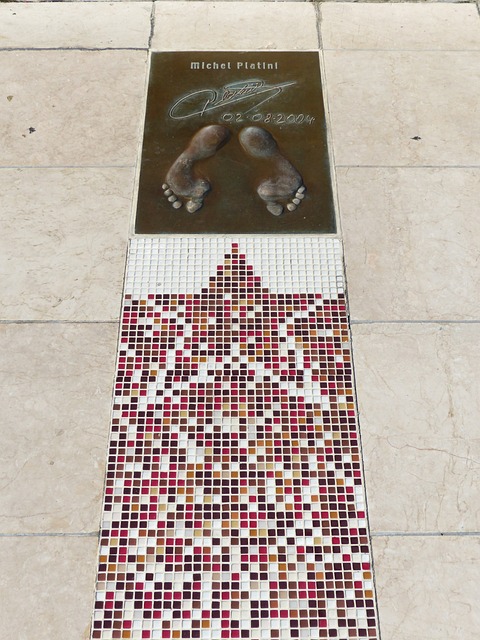 压力不容小 压力不容小